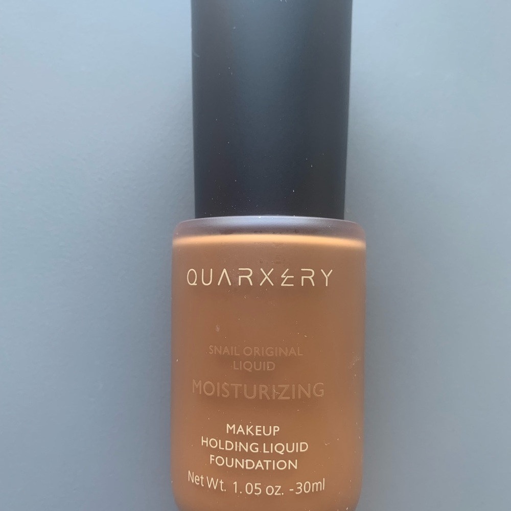 Snail Liquid Moisturizing Holding Foundation Truffle 301D NWT - Picture 7 of 9
